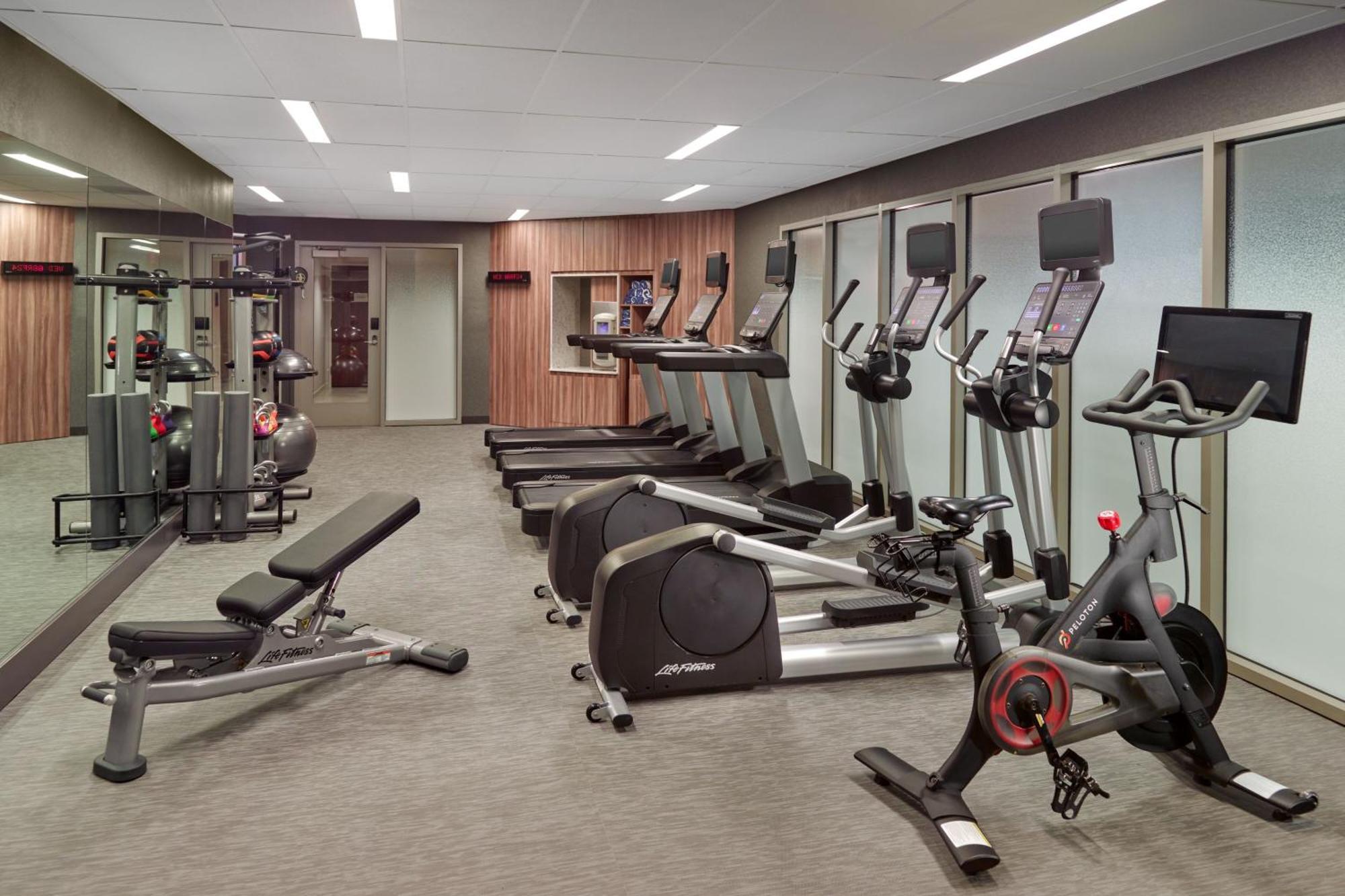 Courtyard By Marriott Washington, D.C./Foggy Bottom Hotell Exteriör bild
